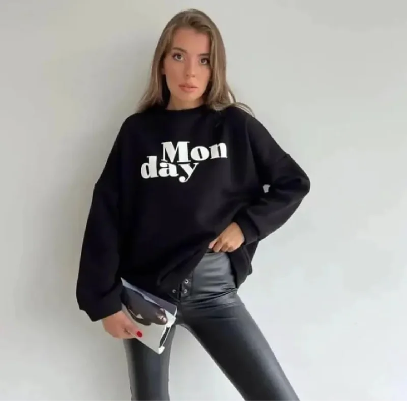 Monday women’s sweatshirt oversized